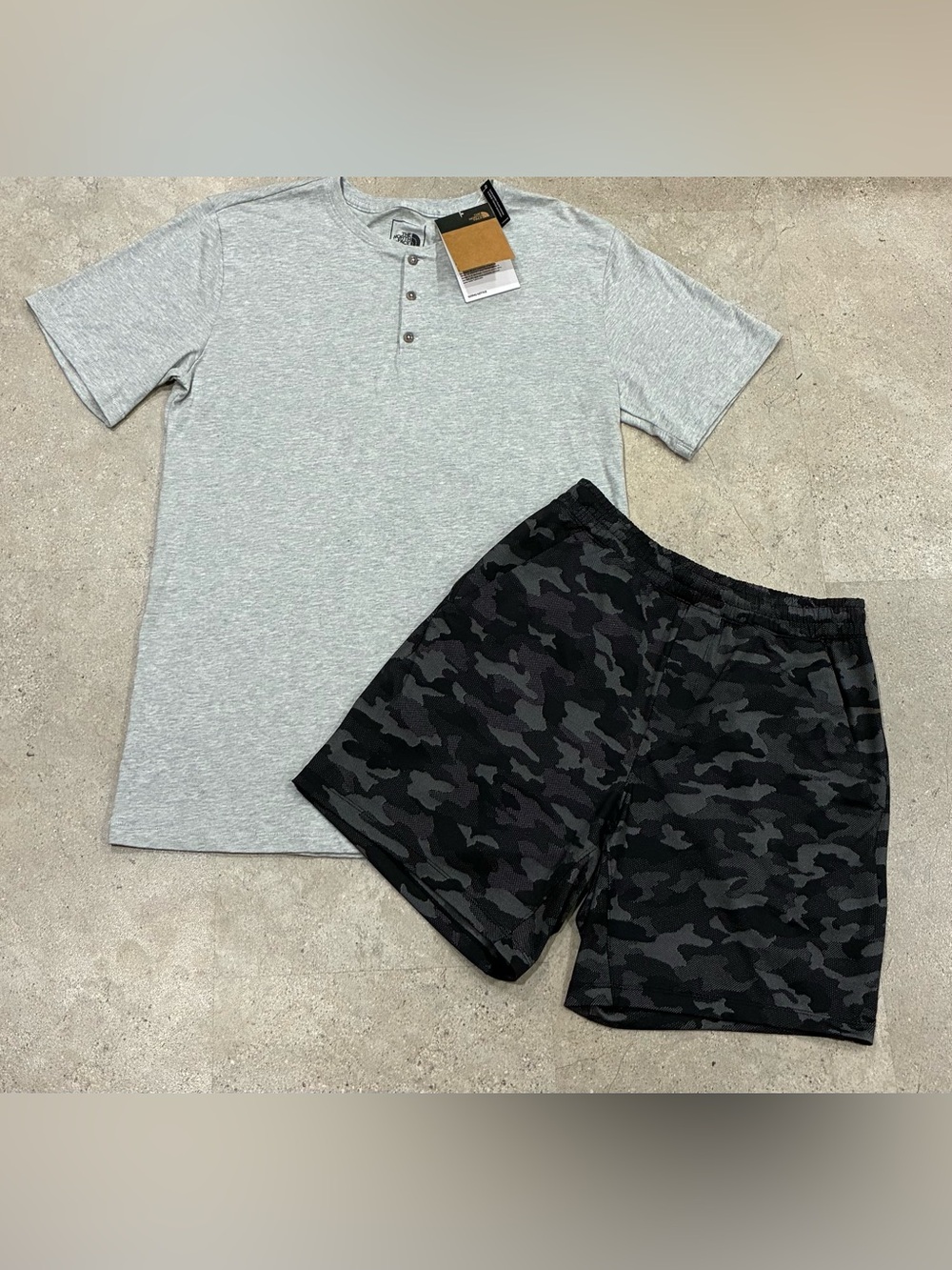 Men’s LULULEMON/NORTH FACE Athletic Shorts & Shirt, sz Small…1 NWT